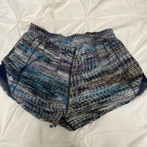 Lululemon hotty hot short 2.5”